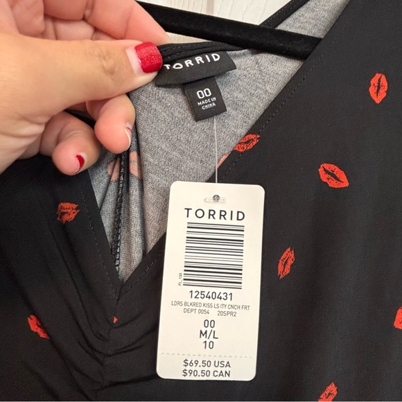 TORRID - Black Knit A-Line Dress with Red Kiss Print, Size 00 NWT, US Size 10 - Picture 11 of 16